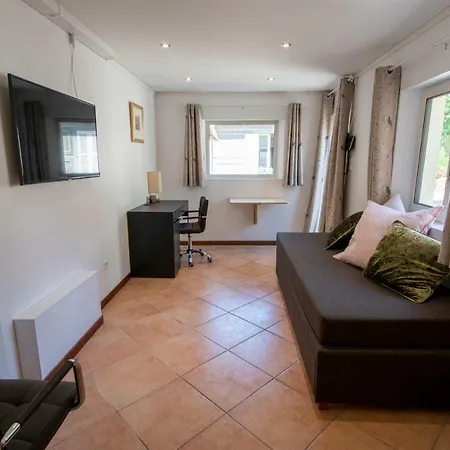 A L'ombre Du Palais Apartment *