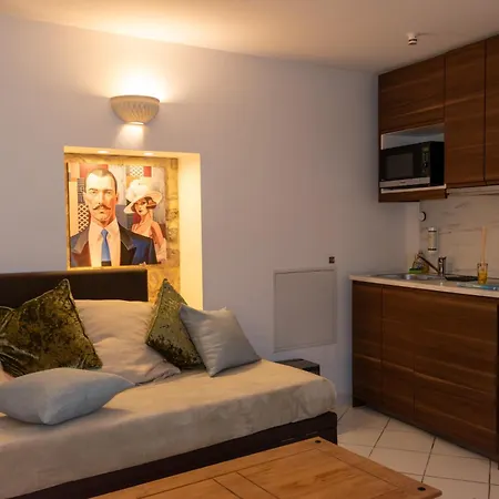 A L'ombre Du Palais Appartement