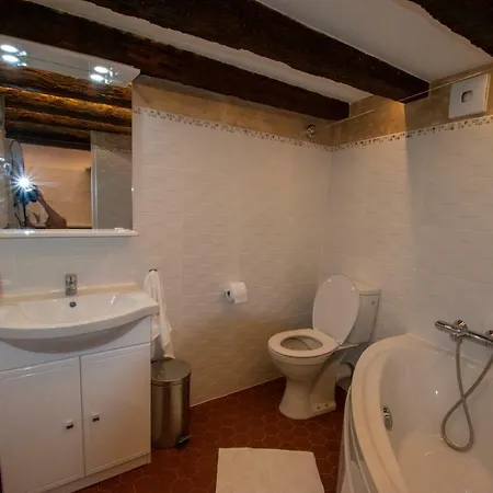 A L'ombre Du Palais Appartement
